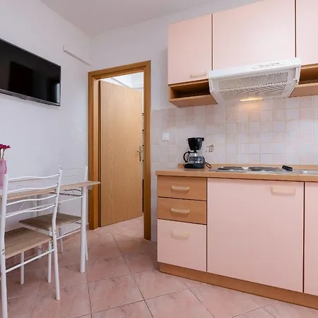 Miri Apartament *
