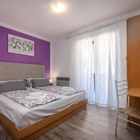 Miri Apartament *