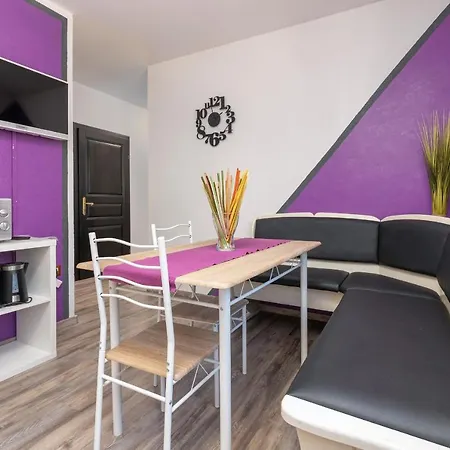 Miri Apartman