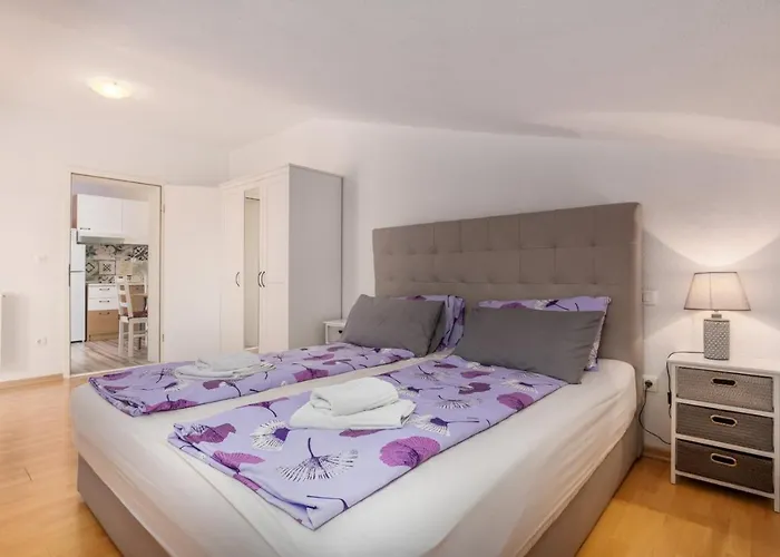 아파트 Miri 브르사르